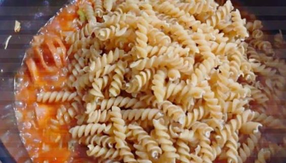 Aprenda a Preparar um Maravilhoso Macarrão com Linguiça Calabresa, Clique para Saber Mais