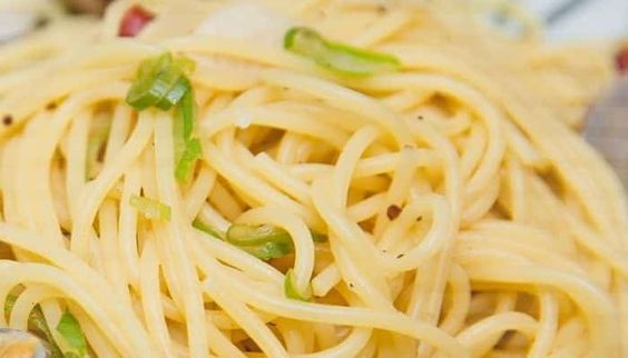 Aprenda a Preparar Hoje um Delicioso Macarrão Alho e Óleo, Clique e Confira